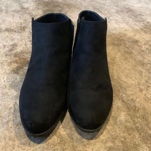 Dominique Nicole Kathy anlke boots Black and Size 11